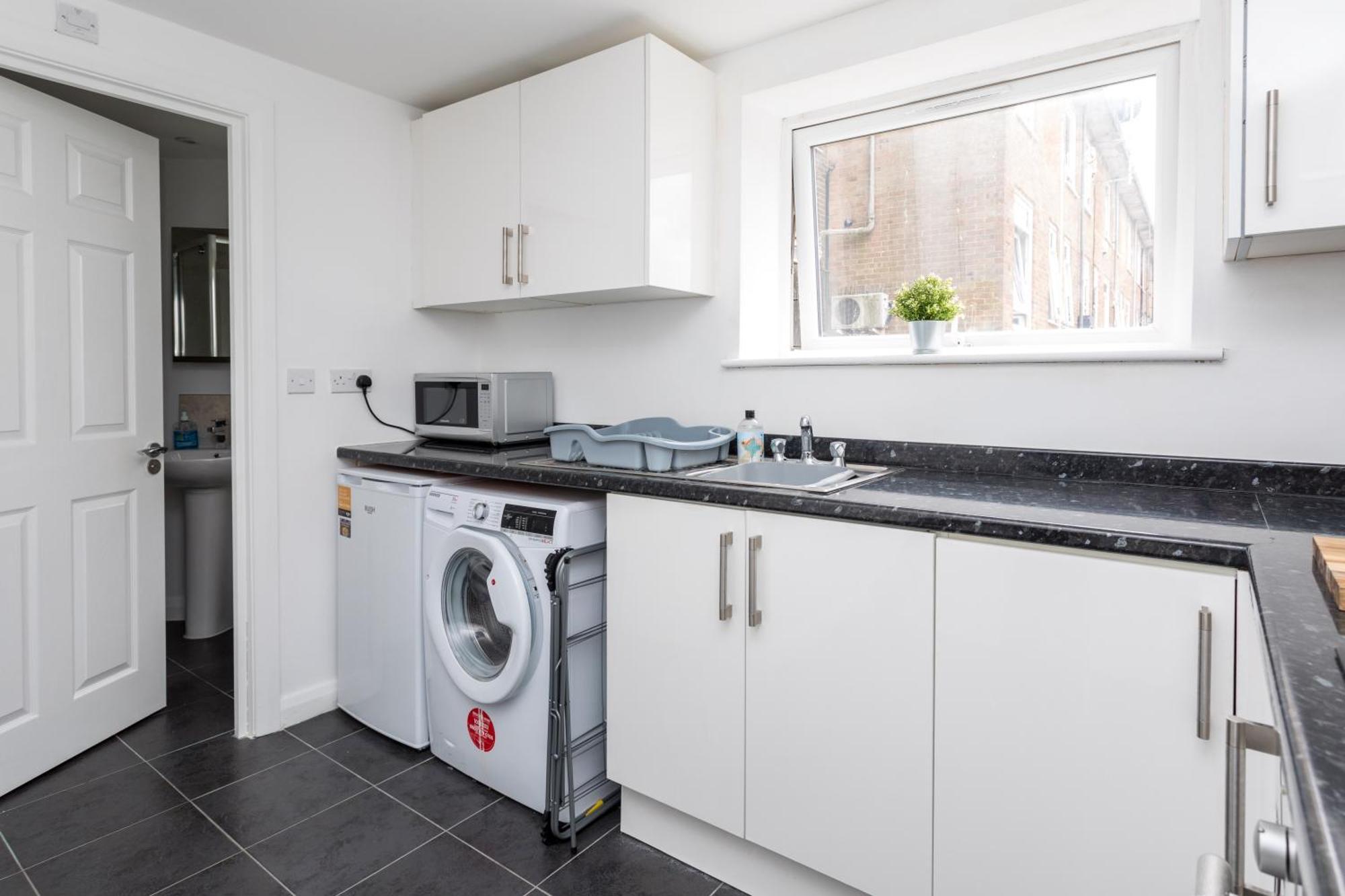 Flat 7- Spacious Studio Flat In The Heart Of Crawley Exteriér fotografie