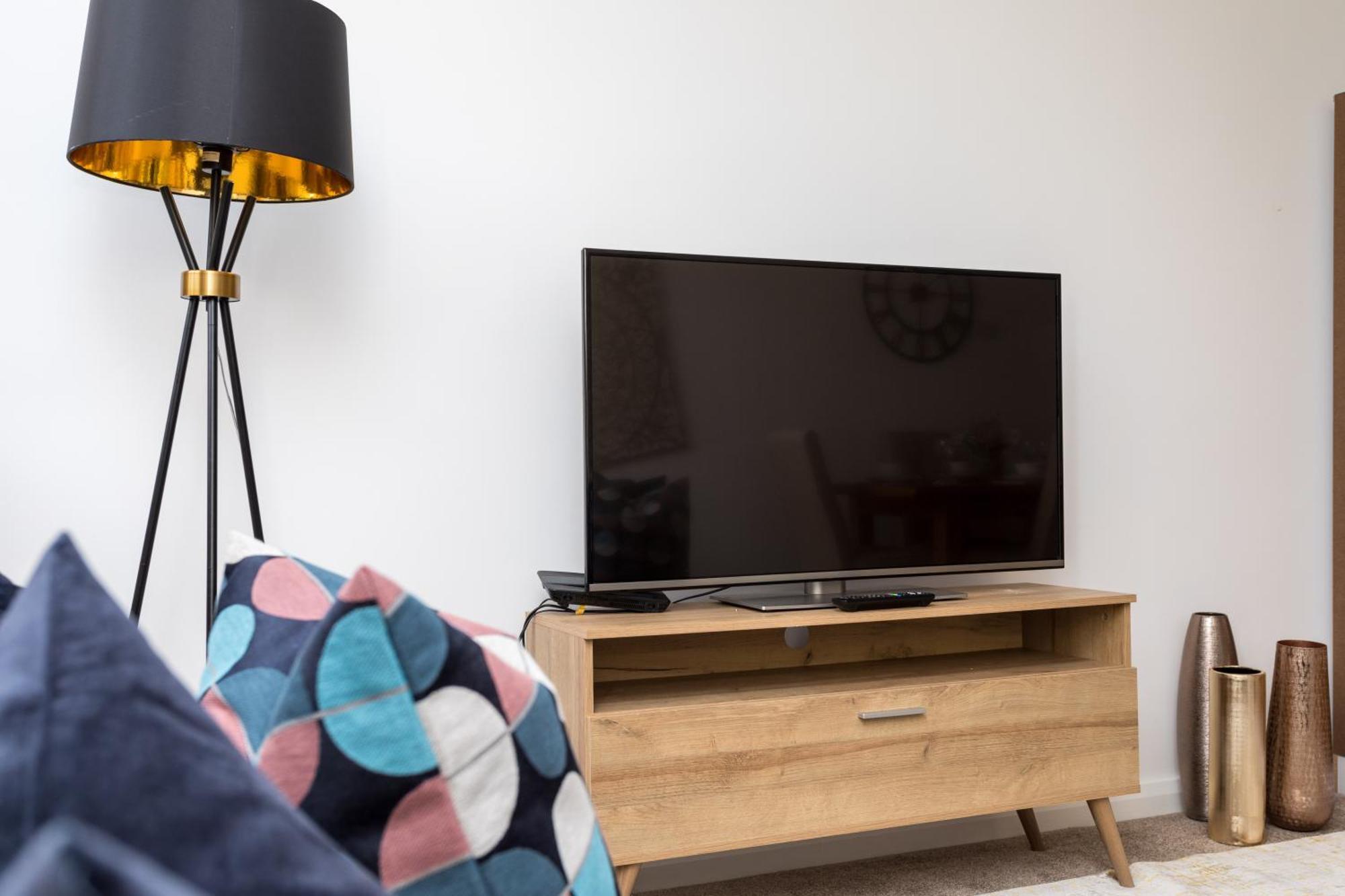Flat 7- Spacious Studio Flat In The Heart Of Crawley Exteriér fotografie